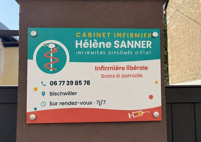 Plaque du cabinet infirmier Hélène Sanner, 27 rue Raymond Poincaré à Bischwiller